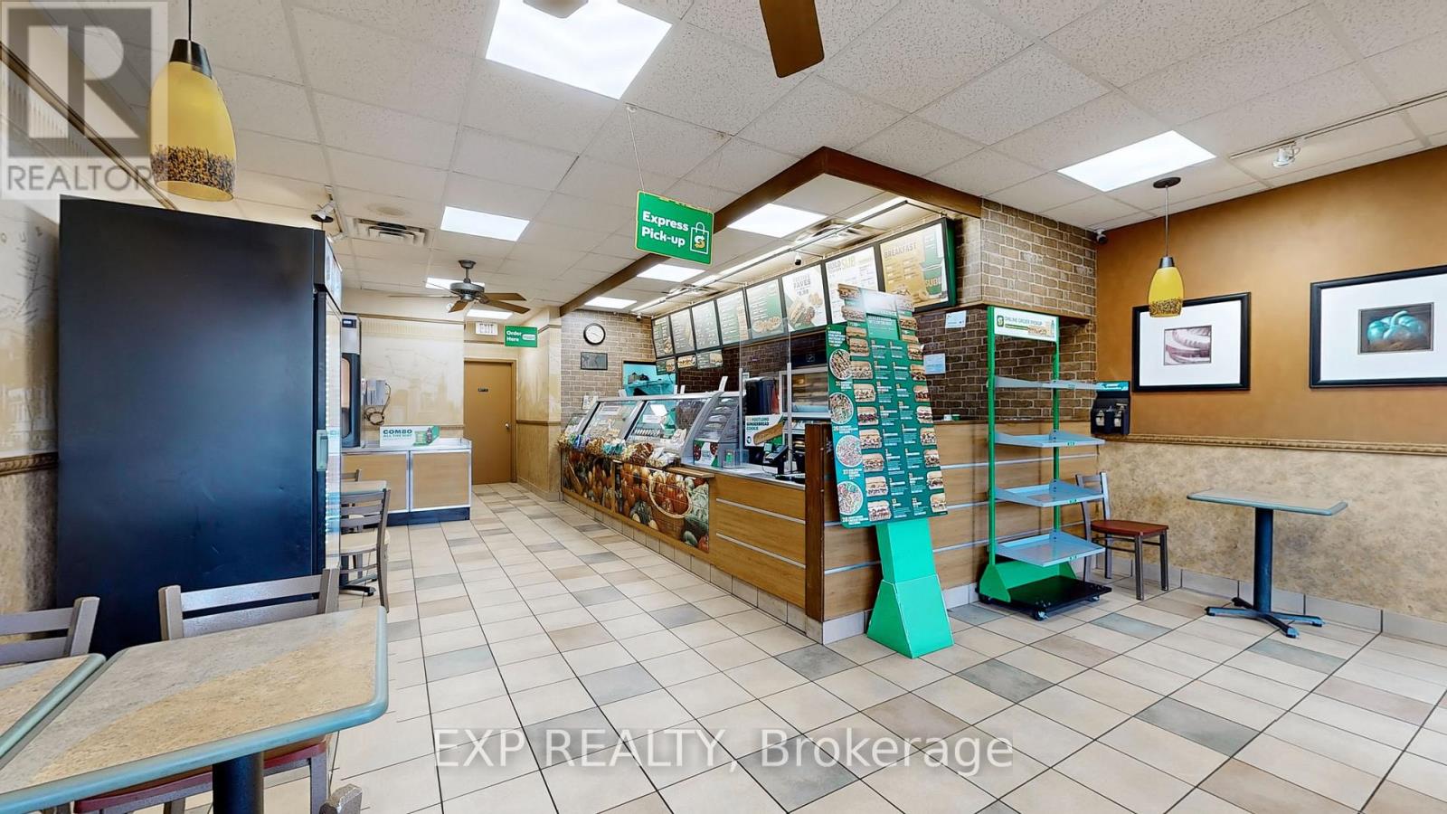 105 Parkway Forest Drive, Toronto, Ontario  M2J 1L8 - Photo 9 - C12643880