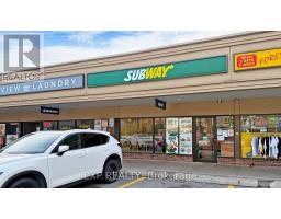 105 PARKWAY FOREST DRIVE, Toronto, Ontario