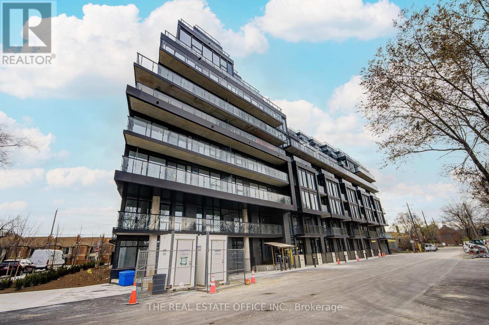 809 - 2 MANDERLY DRIVE, Toronto, Ontario