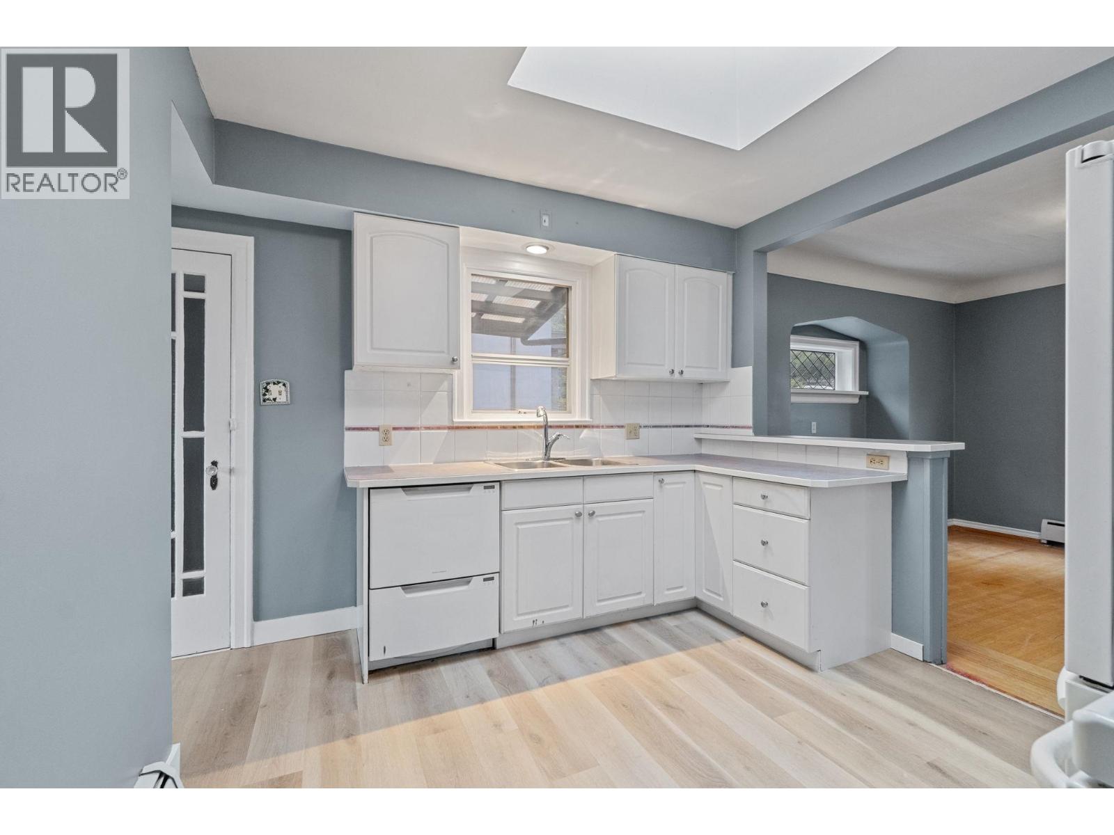 3775 Trinity Street, Burnaby, British Columbia V5C 1N1 - Photo 10 - R3058152