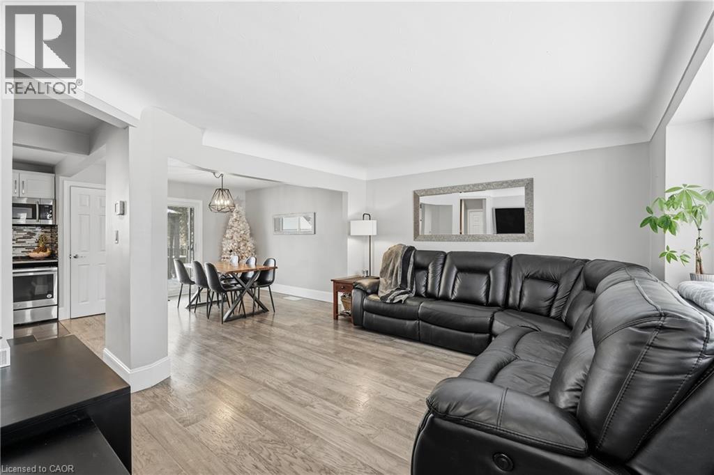 189 East 43rd Street, Hamilton, Ontario  L8T 3C3 - Photo 4 - 40794655