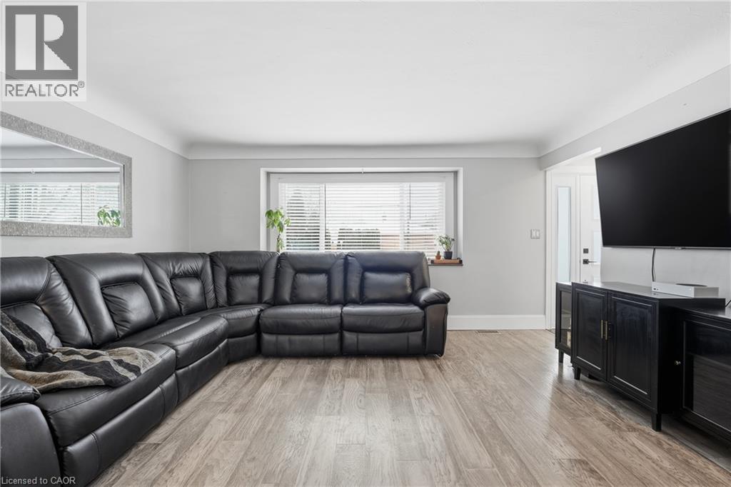 189 East 43rd Street, Hamilton, Ontario  L8T 3C3 - Photo 6 - 40794655