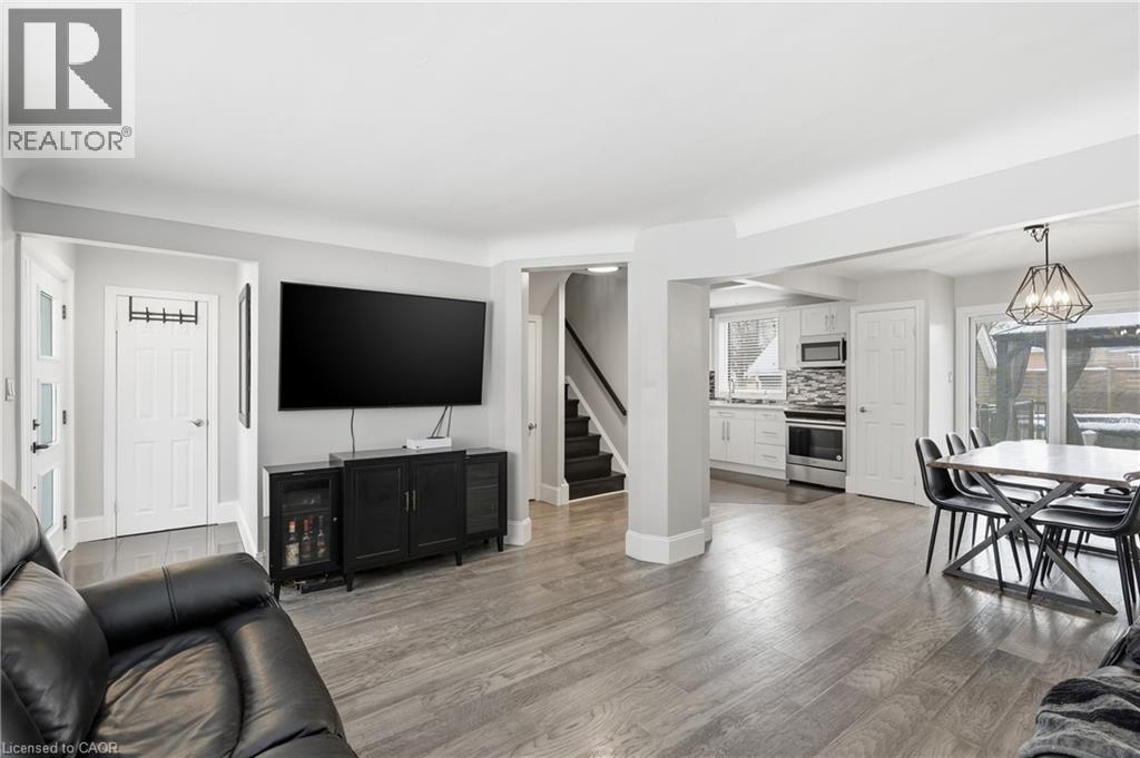 189 East 43rd Street, Hamilton, Ontario  L8T 3C3 - Photo 7 - 40794655