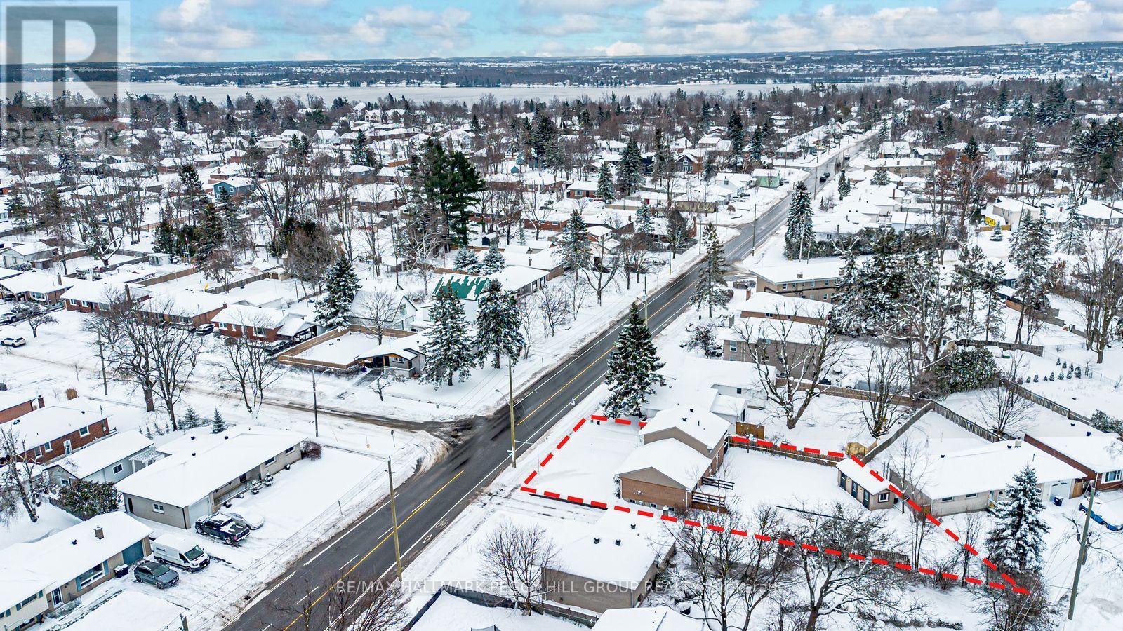 262 Duckworth Street, Barrie, Ontario  L4M 3X2 - Photo 2 - S12533220