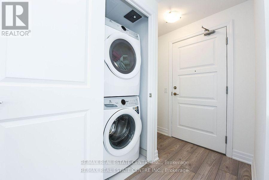 3209 - 36 Elm Drive W, Mississauga, Ontario  L5B 1L9 - Photo 12 - W12643900