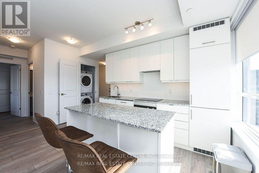 3209 - 36 Elm Drive W, Mississauga, Ontario  L5B 1L9 - Photo 14 - W12643900