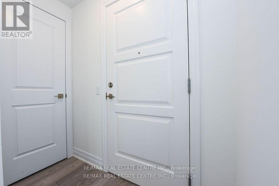 3209 - 36 Elm Drive W, Mississauga, Ontario  L5B 1L9 - Photo 4 - W12643900