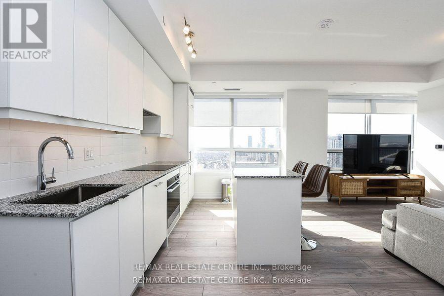 3209 - 36 Elm Drive W, Mississauga, Ontario  L5B 1L9 - Photo 5 - W12643900