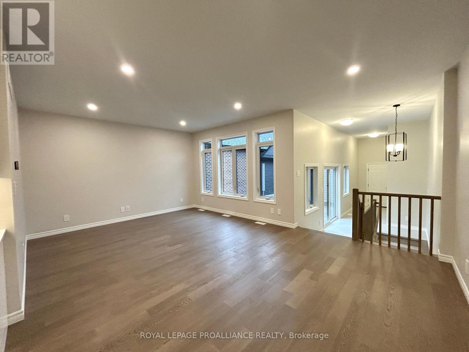 83 Athabaska Drive, Belleville, Ontario  K8N 0T1 - Photo 10 - X12643976