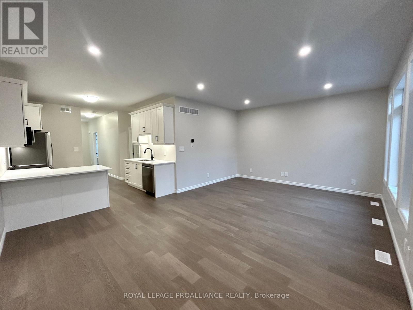 83 Athabaska Drive, Belleville, Ontario  K8N 0T1 - Photo 11 - X12643976