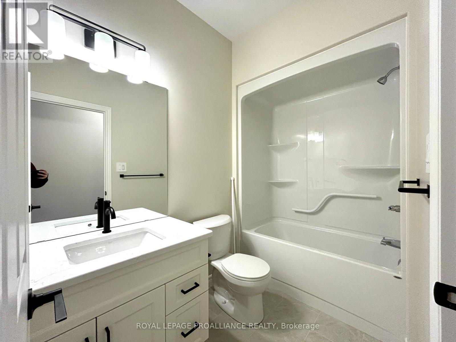 83 Athabaska Drive, Belleville, Ontario  K8N 0T1 - Photo 6 - X12643976