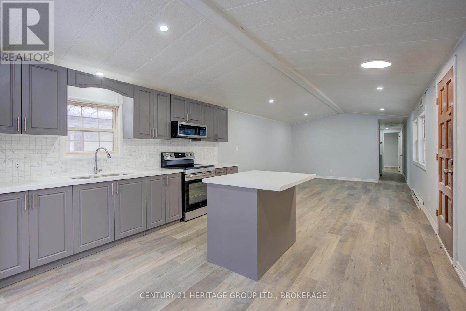 35 - 227 Big Hill Road, Leeds And The Thousand Islands, Ontario  K0H 2N0 - Photo 11 - X12643978