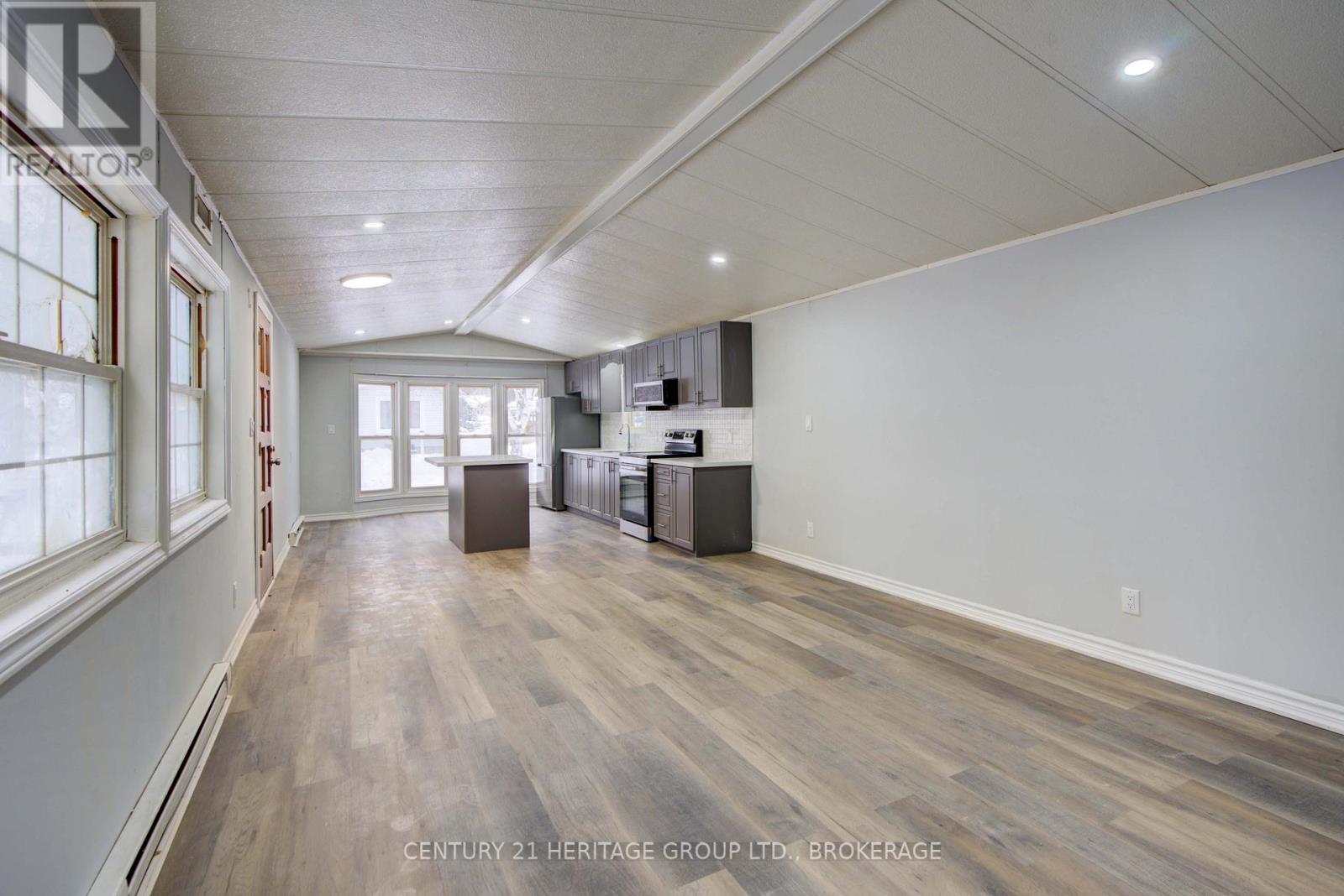 35 - 227 Big Hill Road, Leeds And The Thousand Islands, Ontario  K0H 2N0 - Photo 12 - X12643978