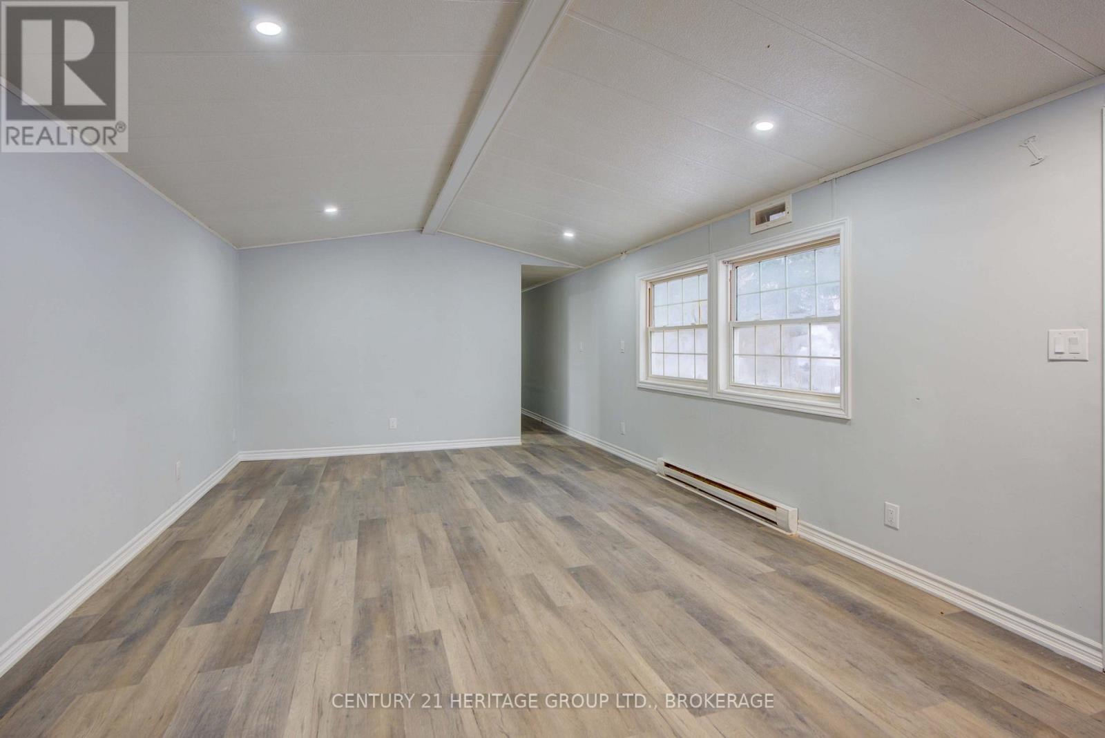 35 - 227 Big Hill Road, Leeds And The Thousand Islands, Ontario  K0H 2N0 - Photo 15 - X12643978