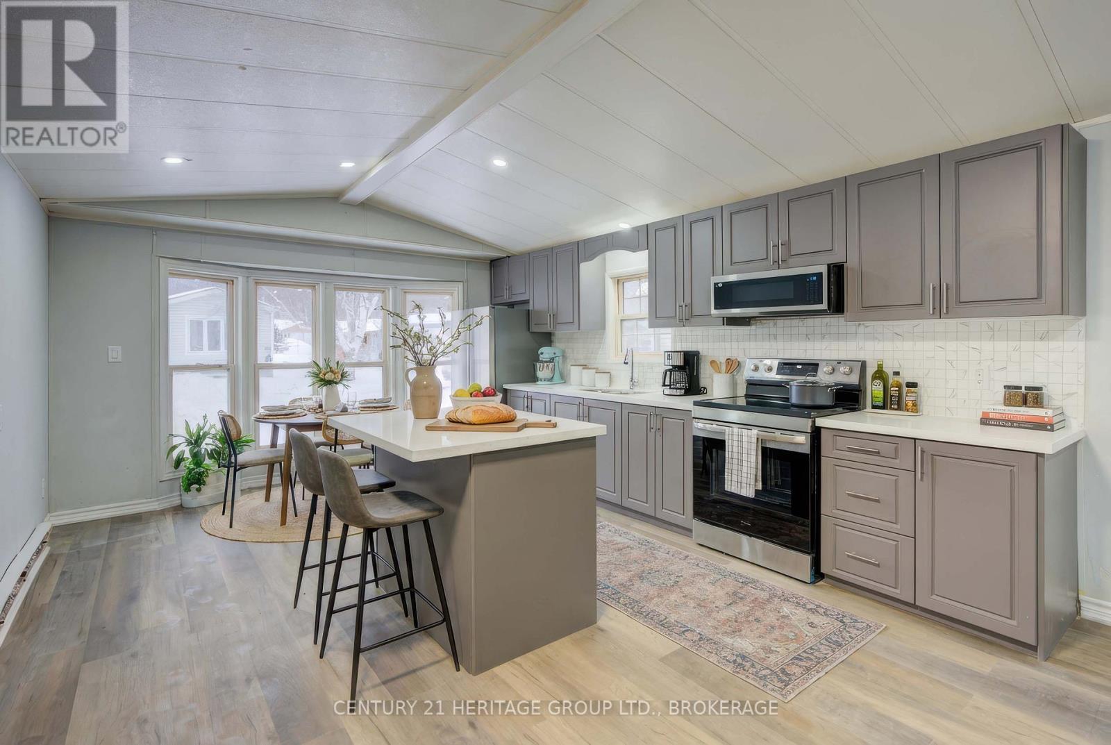 35 - 227 Big Hill Road, Leeds And The Thousand Islands, Ontario  K0H 2N0 - Photo 5 - X12643978