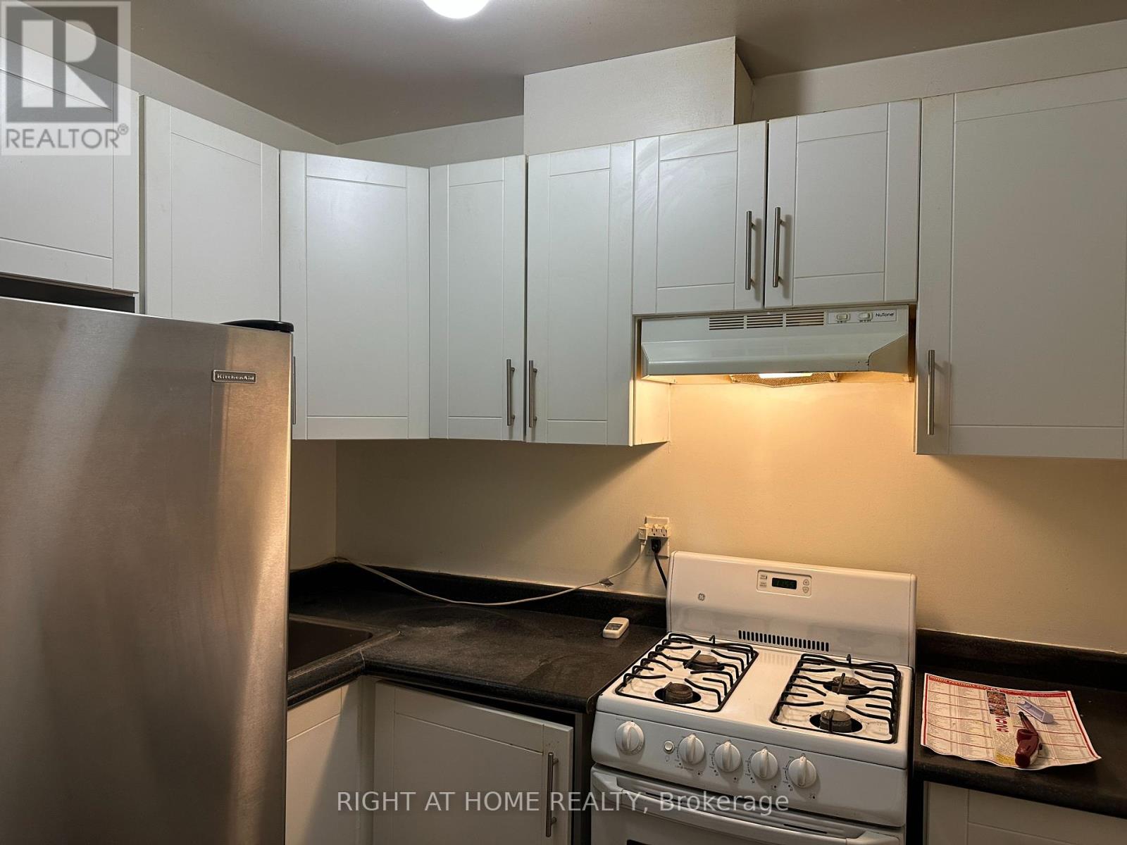 Main Floor - 5864 Delle Donne Drive, Mississauga, Ontario  L5M 7A3 - Photo 9 - W12525620