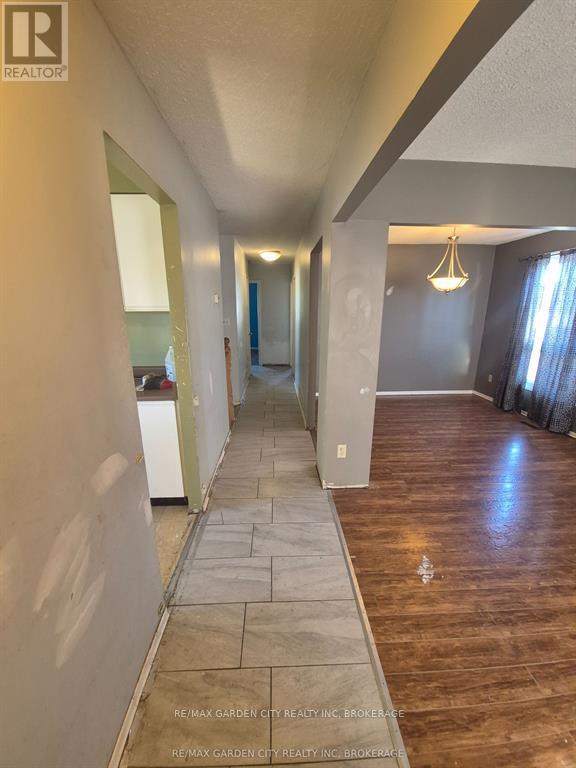 74 Commerford Street, Thorold, Ontario  L2V 4R1 - Photo 8 - X12643996