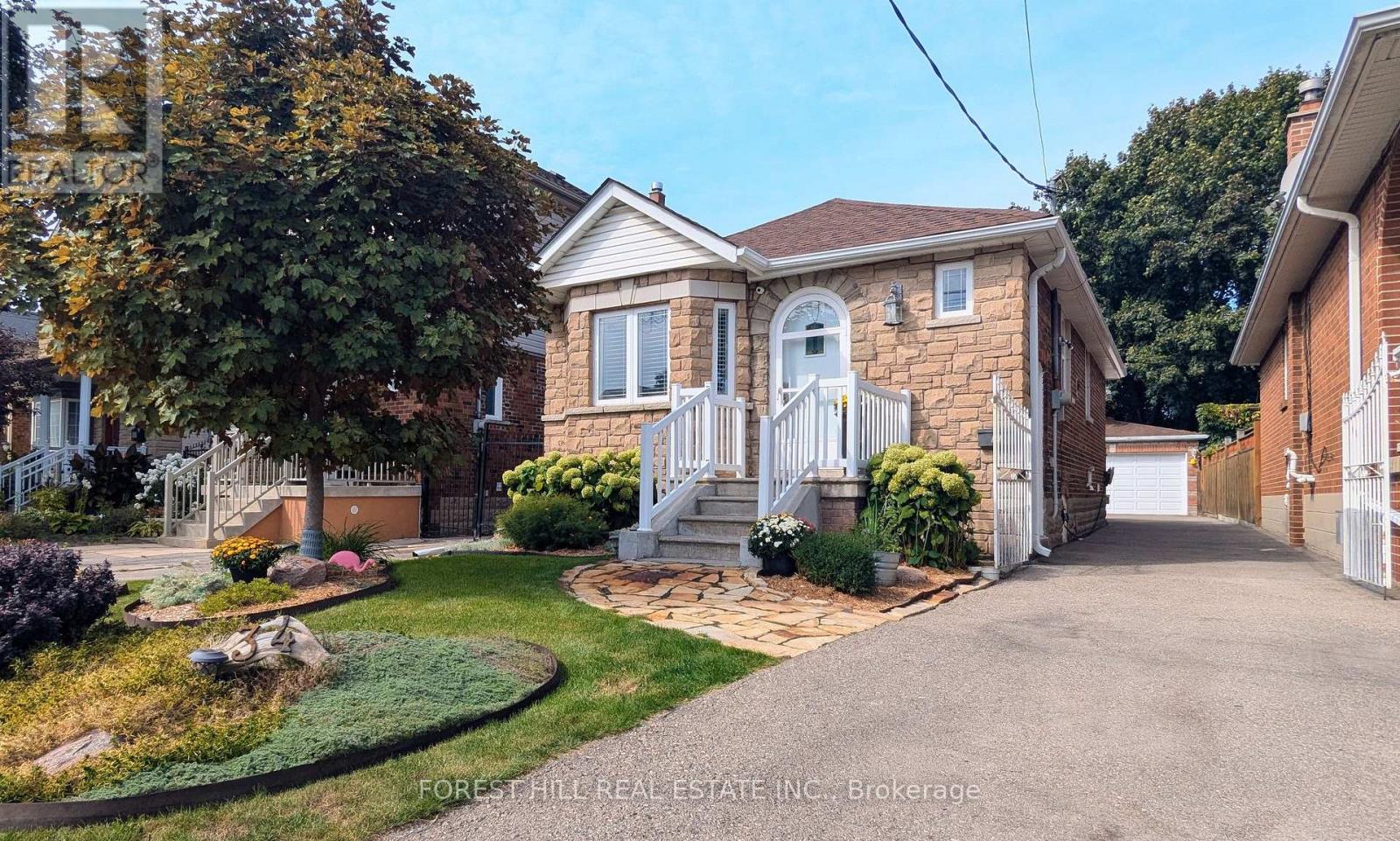 34 ROTHERHAM AVENUE, Toronto, Ontario