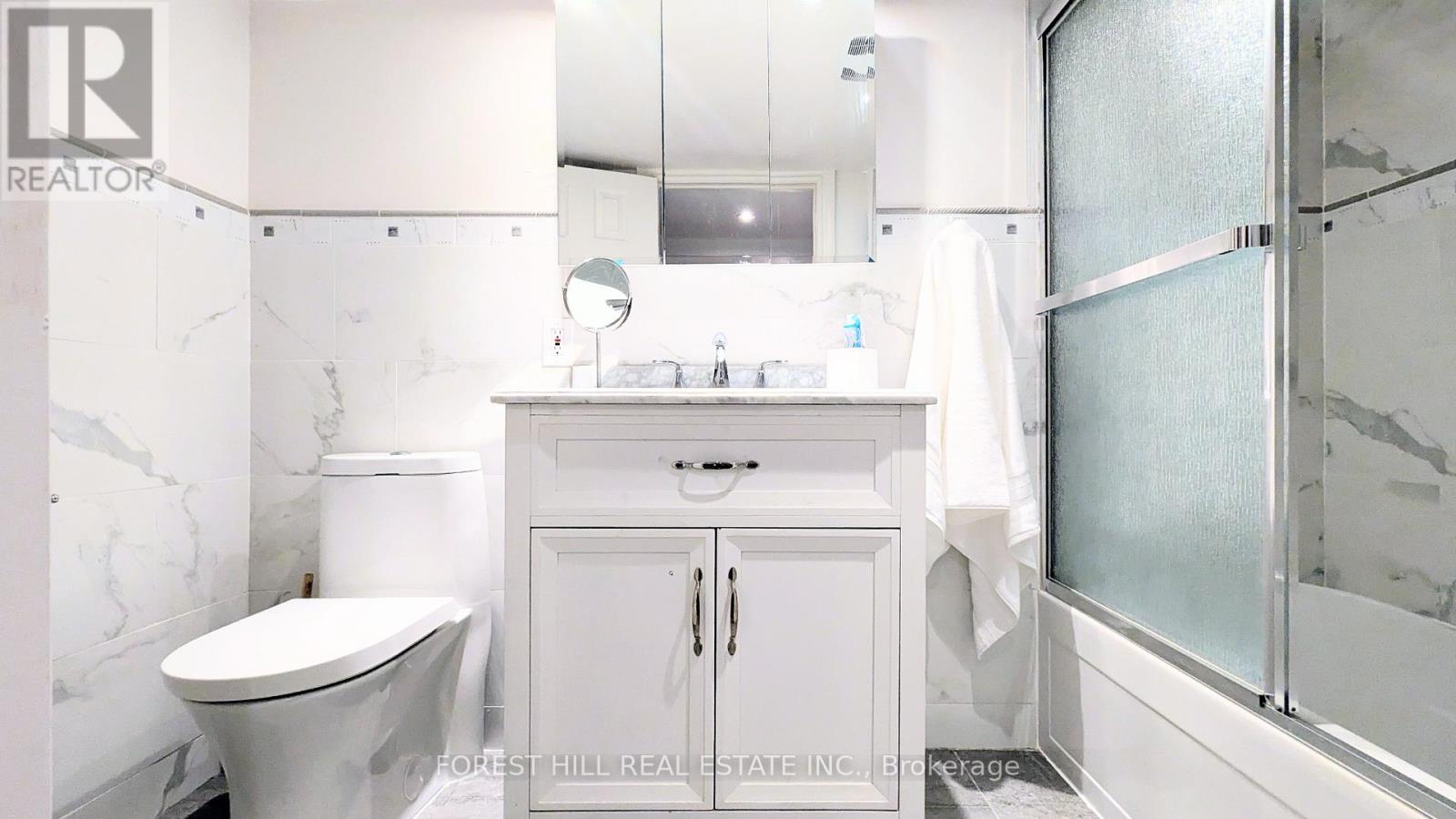 34 Rotherham Avenue, Toronto, Ontario  M6M 1M2 - Photo 29 - W12404225