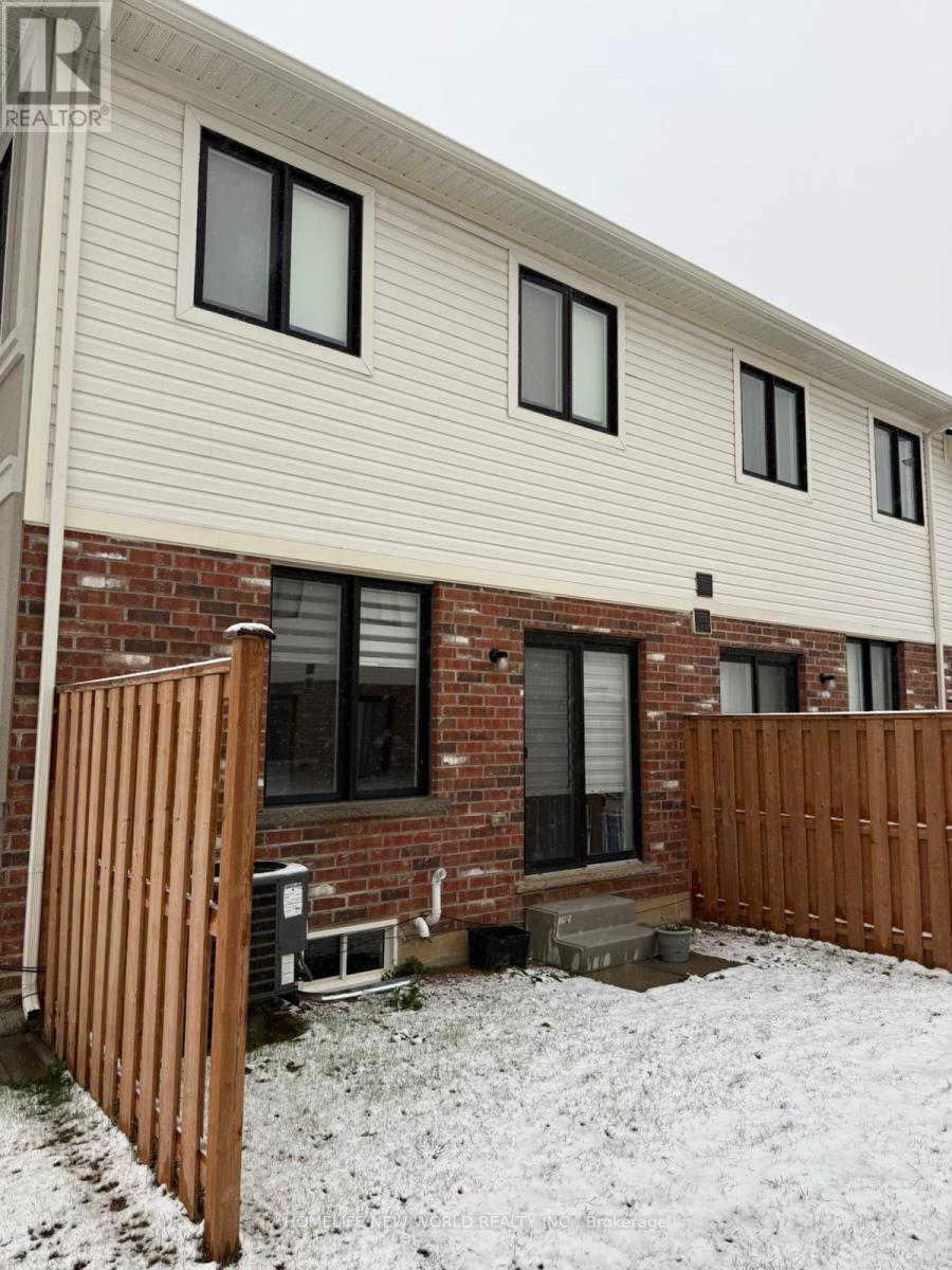 18 - 30 MIA DRIVE, Hamilton, Ontario