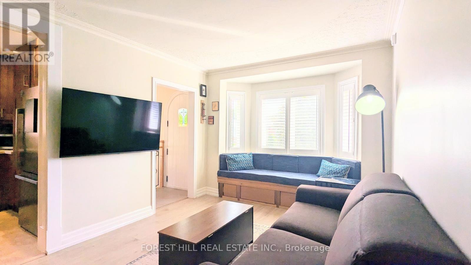 34 Rotherham Avenue, Toronto, Ontario  M6M 1M2 - Photo 6 - W12404225