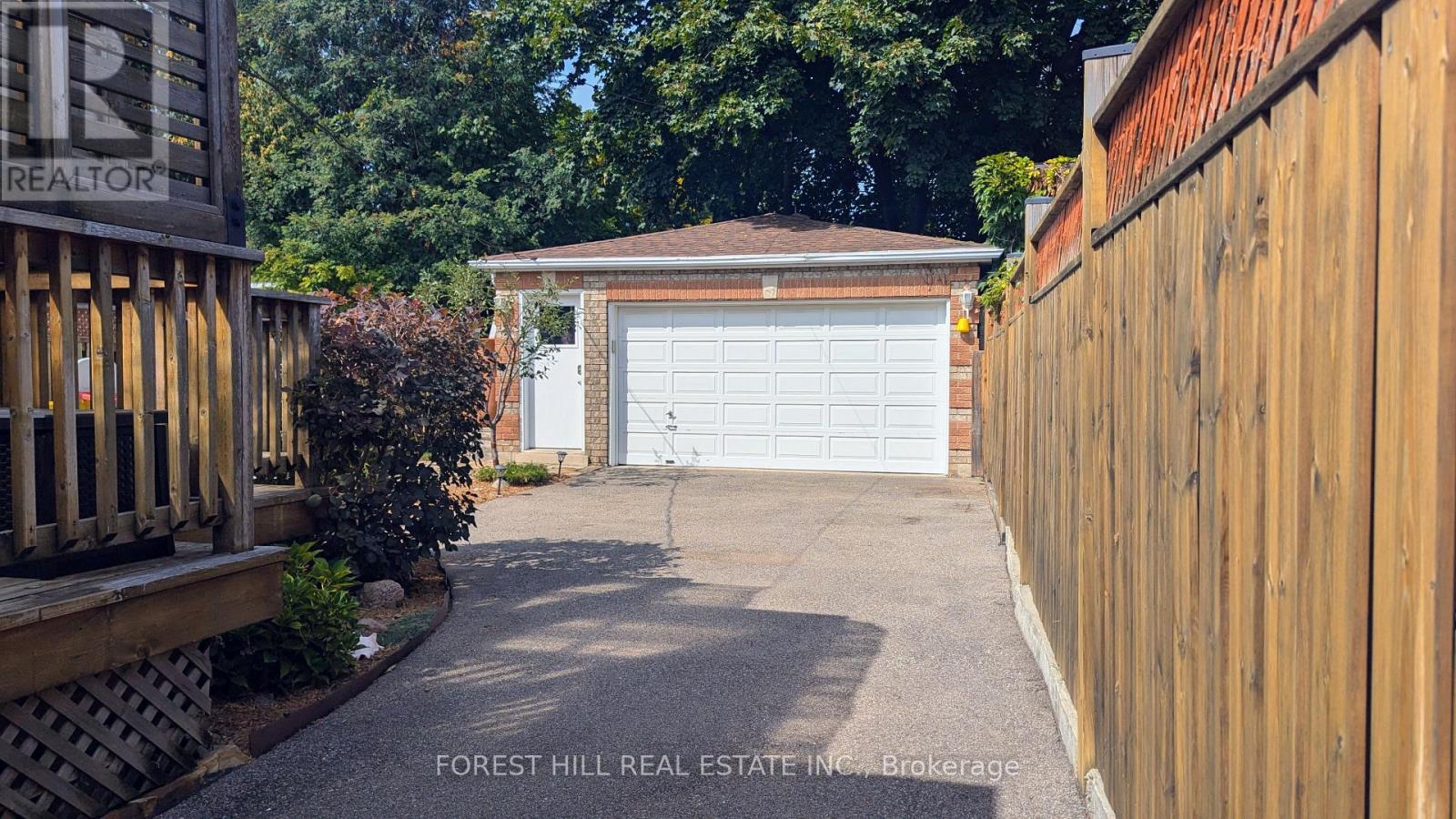34 Rotherham Avenue, Toronto, Ontario  M6M 1M2 - Photo 30 - W12404225
