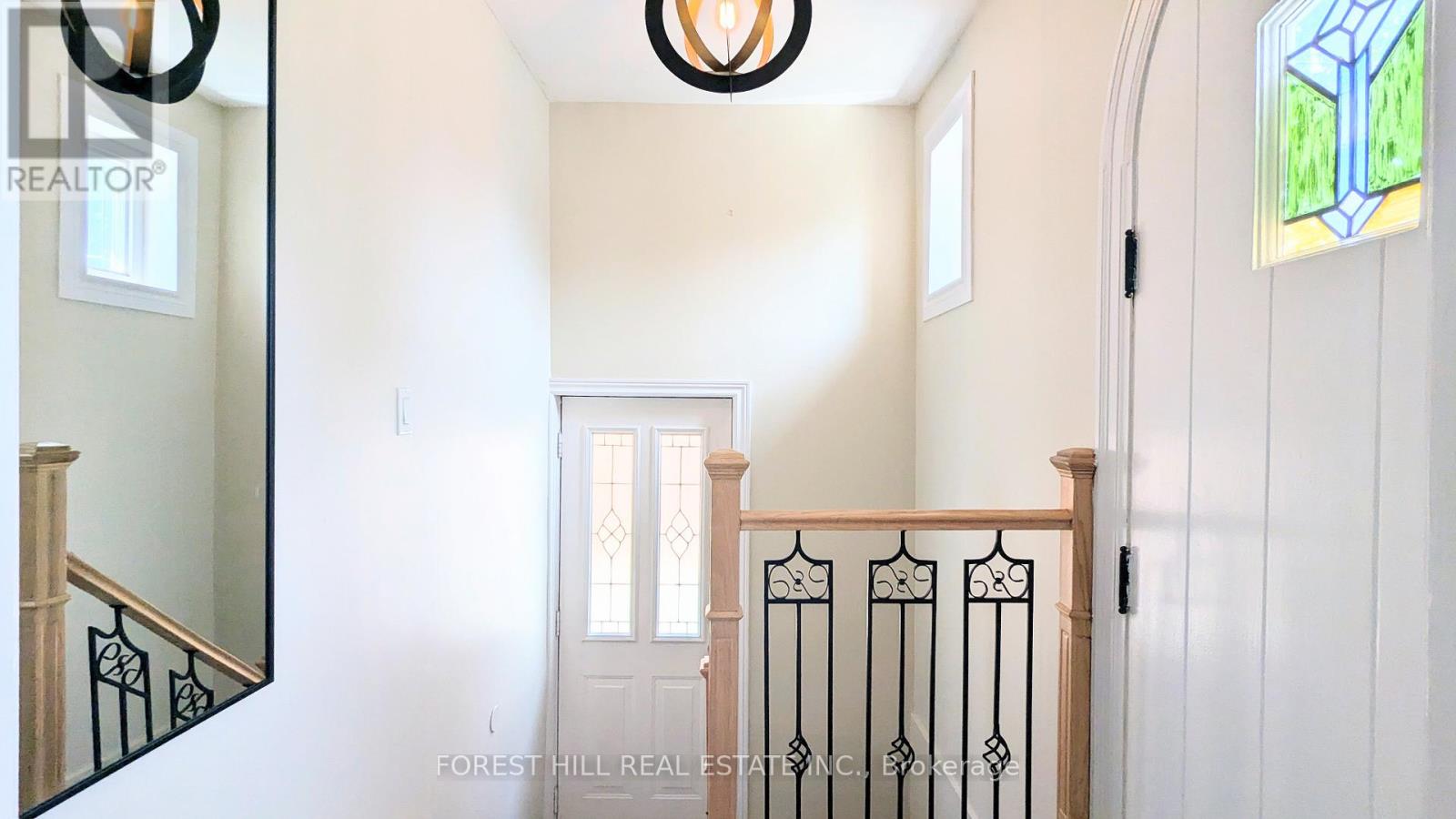 34 Rotherham Avenue, Toronto, Ontario  M6M 1M2 - Photo 4 - W12404225