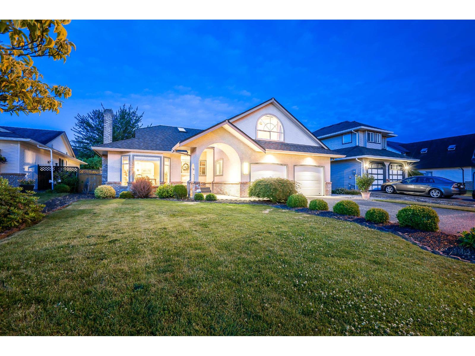 6116 185b Street, Surrey, British Columbia  V3S 7P6 - Photo 2 - R3073957