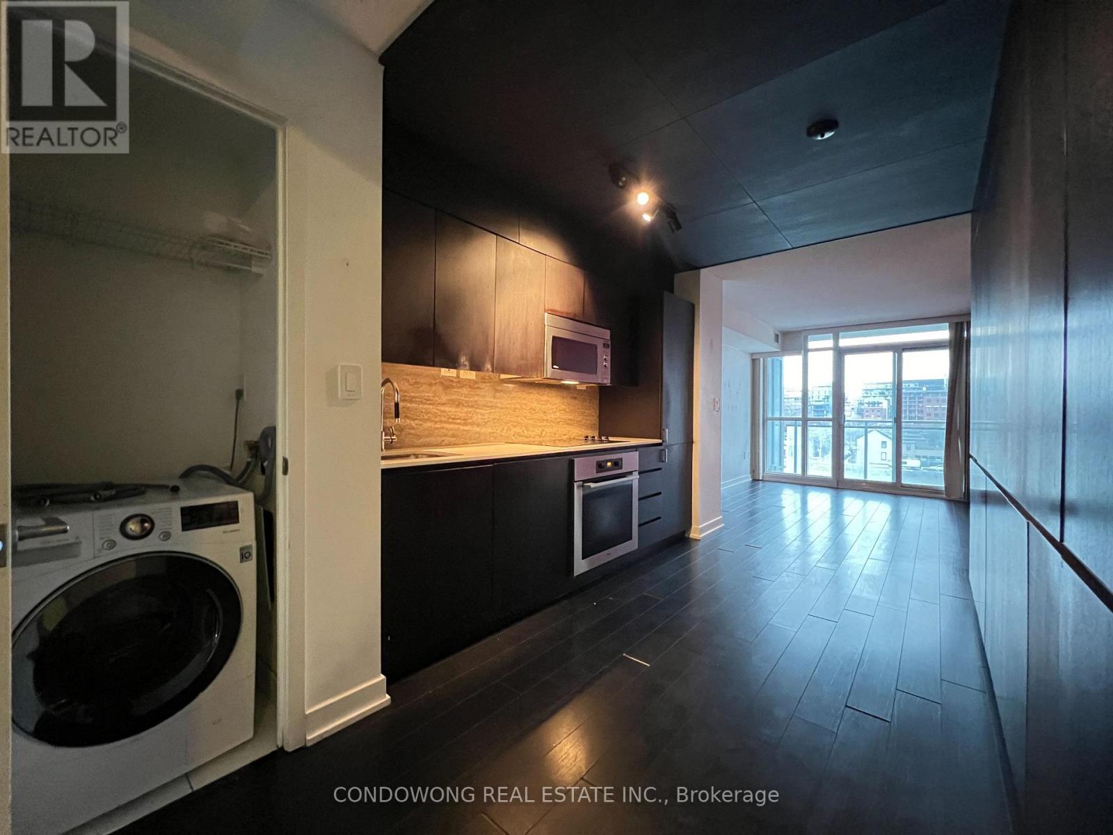542A - 15 ICEBOAT TERRACE, Toronto, Ontario
