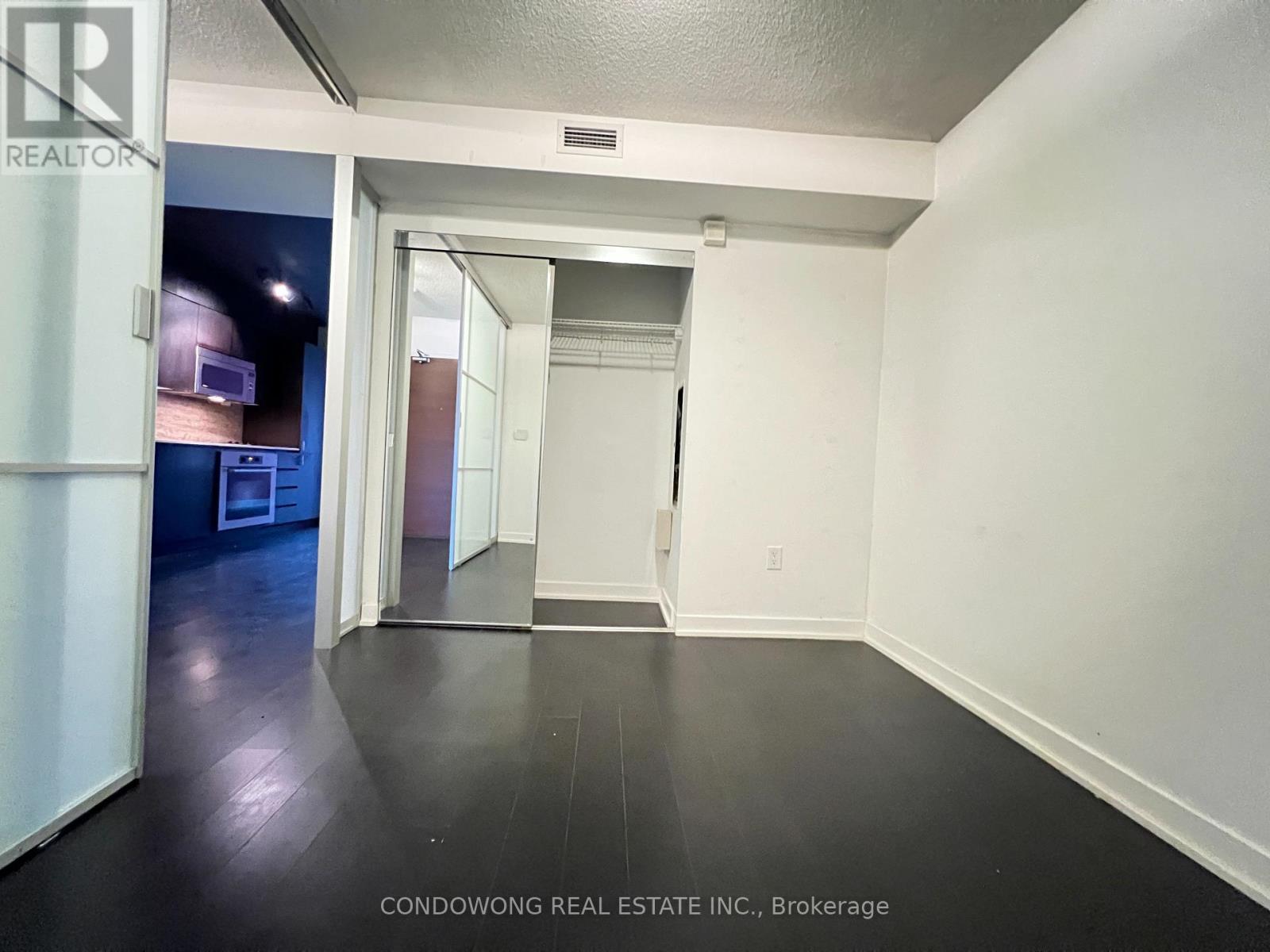 542a - 15 Iceboat Terrace, Toronto, Ontario  M5V 4A5 - Photo 11 - C12643916