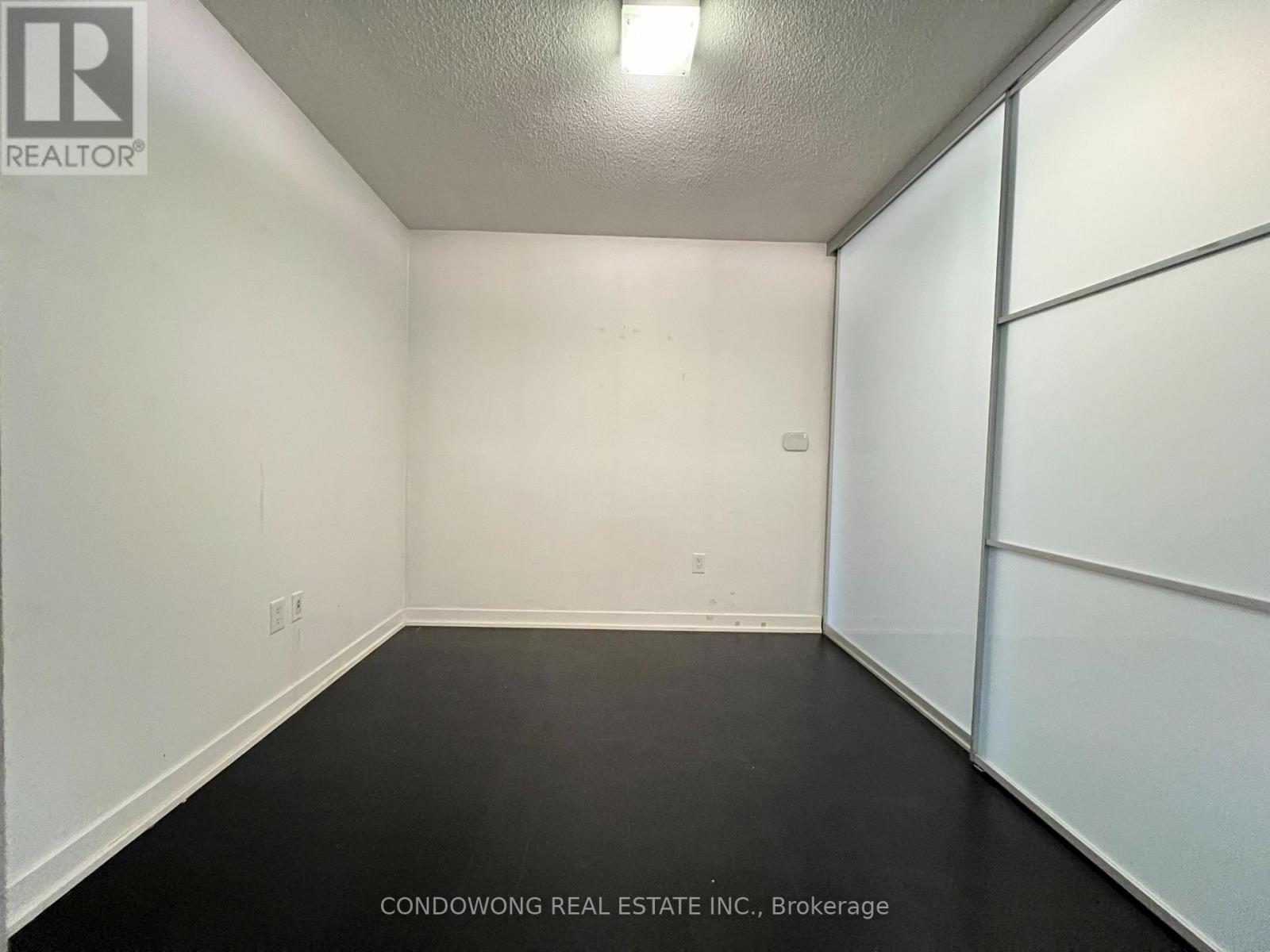 542a - 15 Iceboat Terrace, Toronto, Ontario  M5V 4A5 - Photo 12 - C12643916