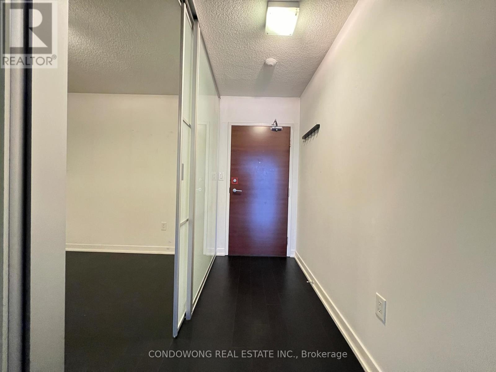 542a - 15 Iceboat Terrace, Toronto, Ontario  M5V 4A5 - Photo 2 - C12643916