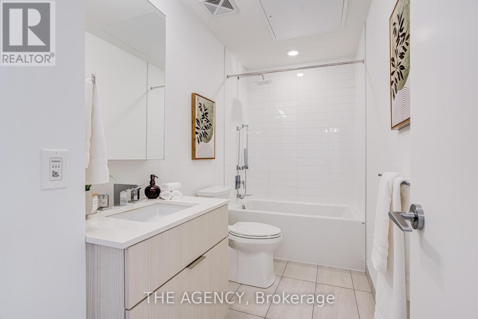 2401 - 25 Richmond Street E, Toronto, Ontario  M5C 0A6 - Photo 13 - C12643918