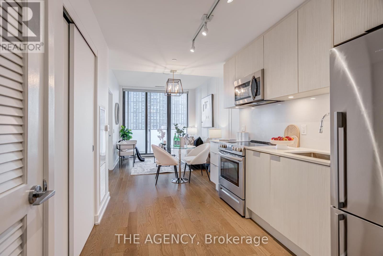 2401 - 25 Richmond Street E, Toronto, Ontario  M5C 0A6 - Photo 4 - C12643918