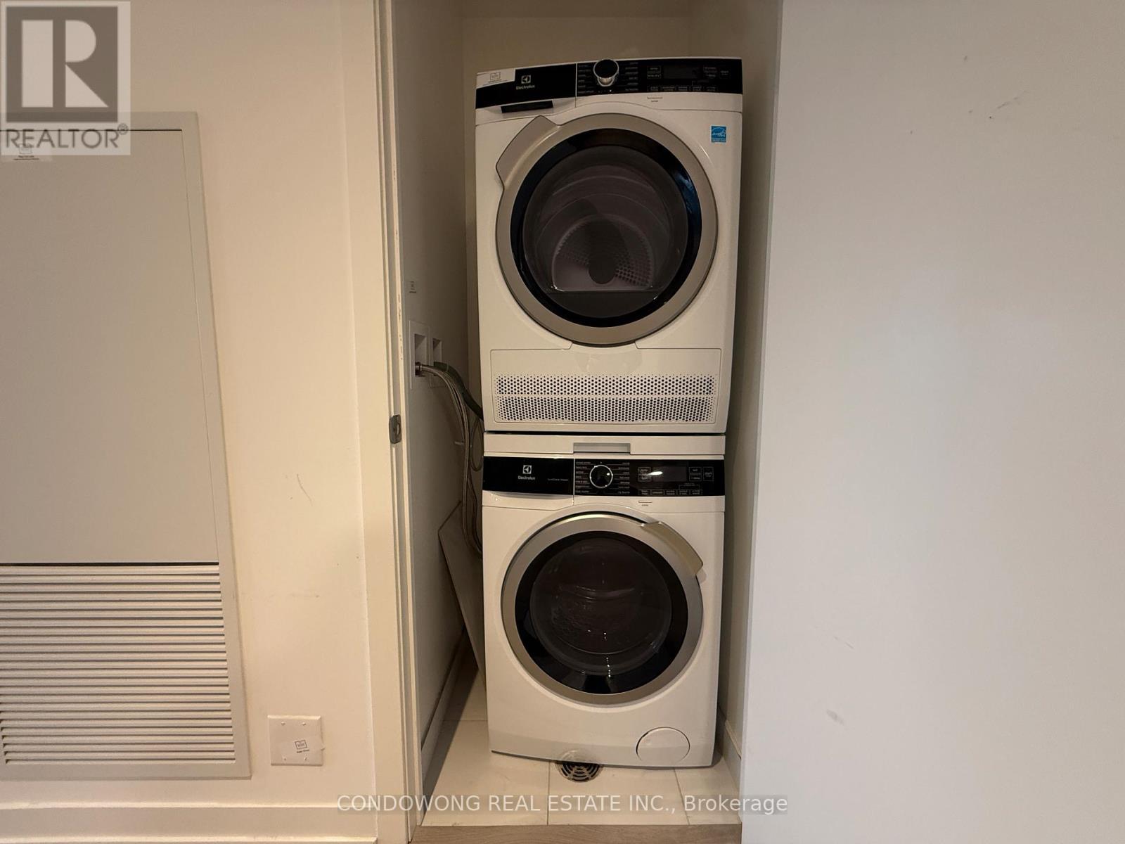 2102 - 138 Downes Street, Toronto, Ontario  M5E 0E4 - Photo 12 - C12643924