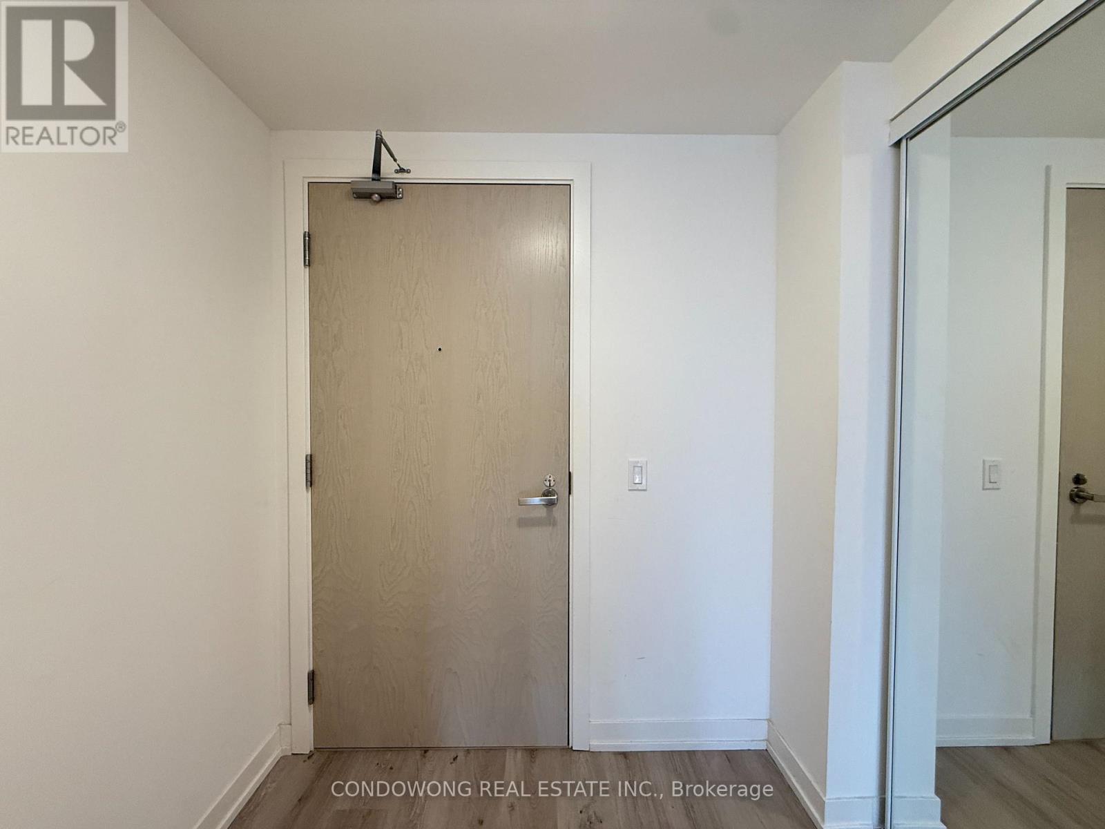 2102 - 138 Downes Street, Toronto, Ontario  M5E 0E4 - Photo 2 - C12643924