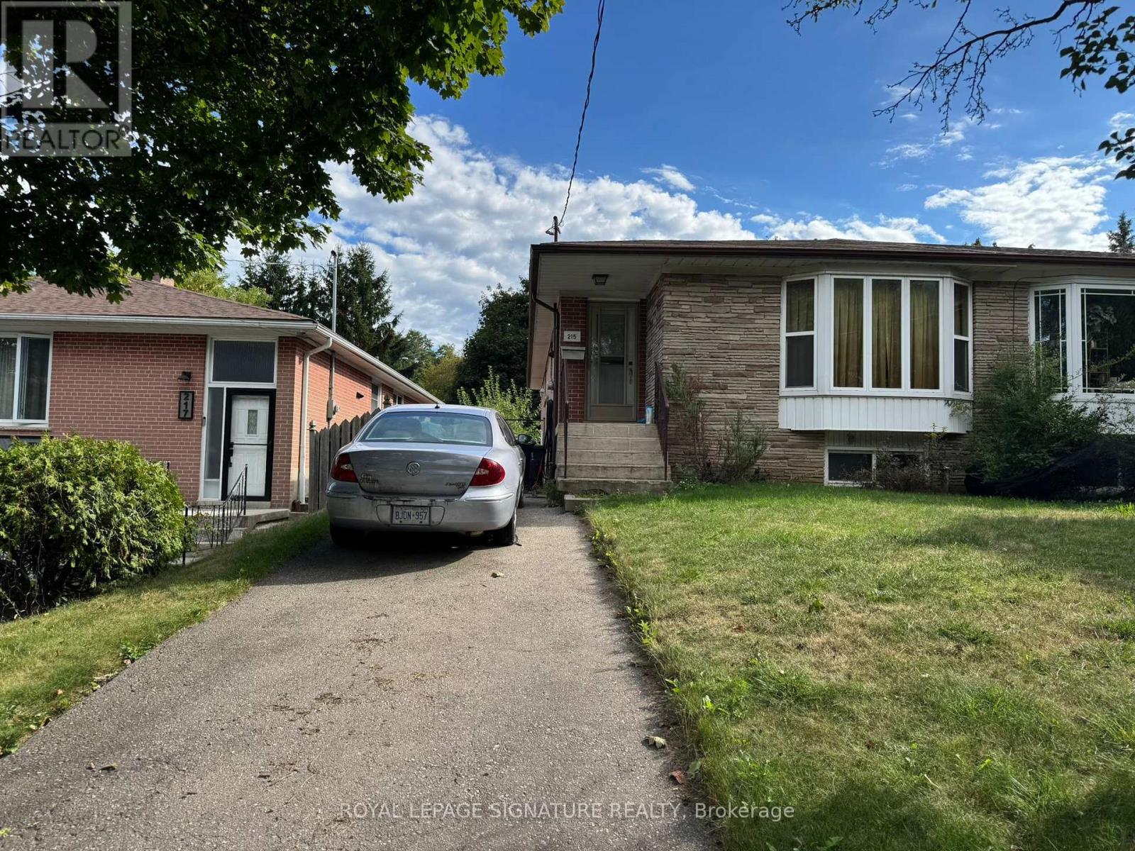 215 WOODSWORTH ROAD, Toronto, Ontario