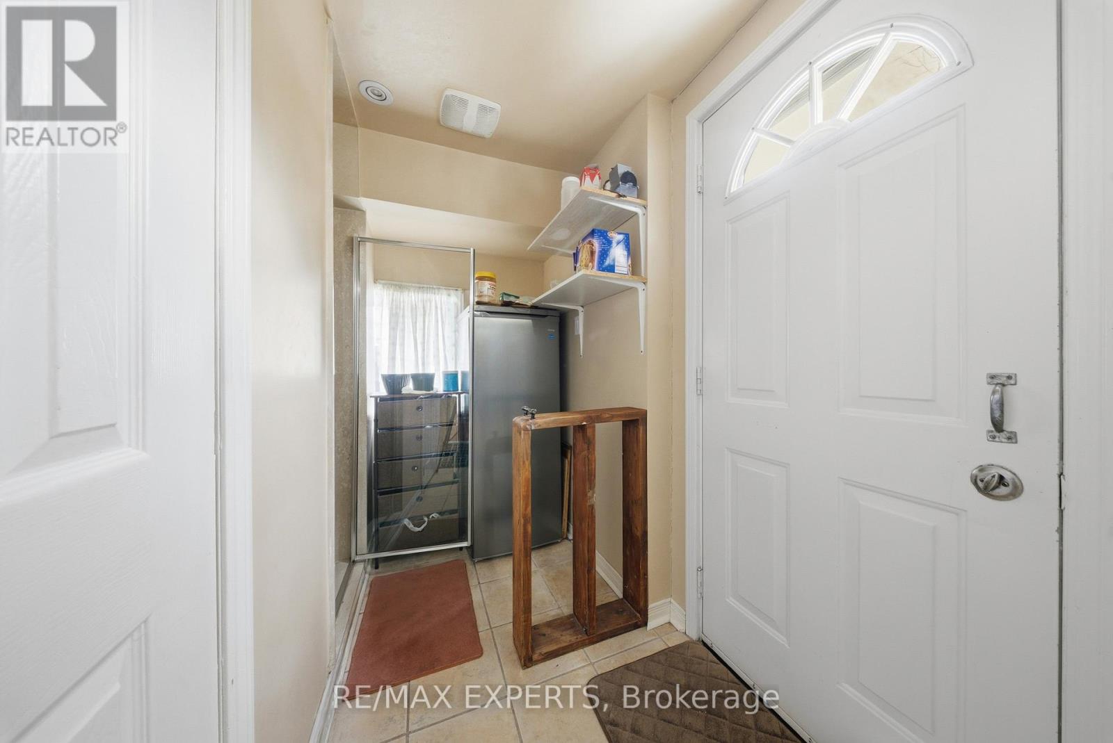 255 Montrose Avenue, Toronto, Ontario  M6G 3G6 - Photo 10 - C12644008