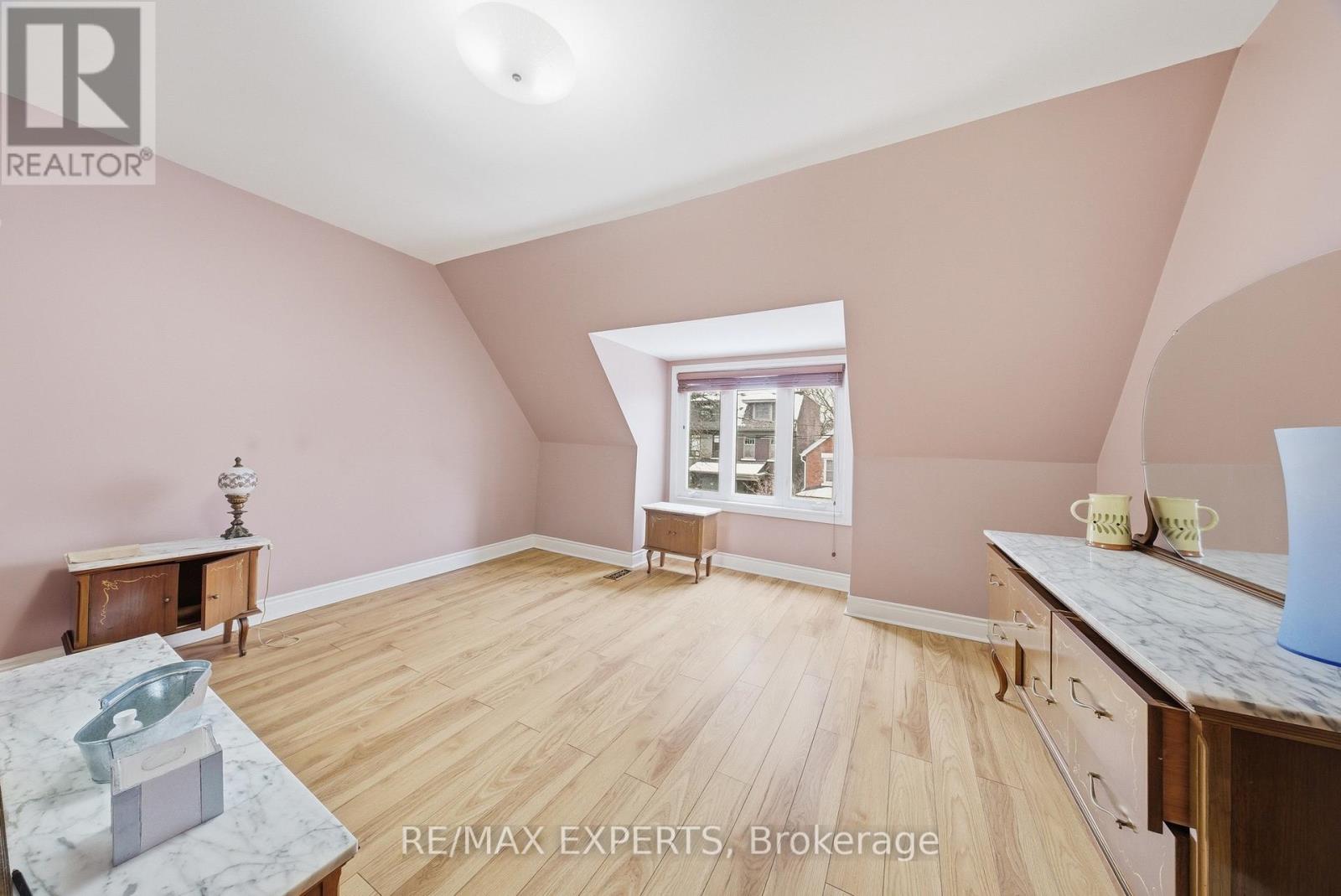 255 Montrose Avenue, Toronto, Ontario  M6G 3G6 - Photo 15 - C12644008