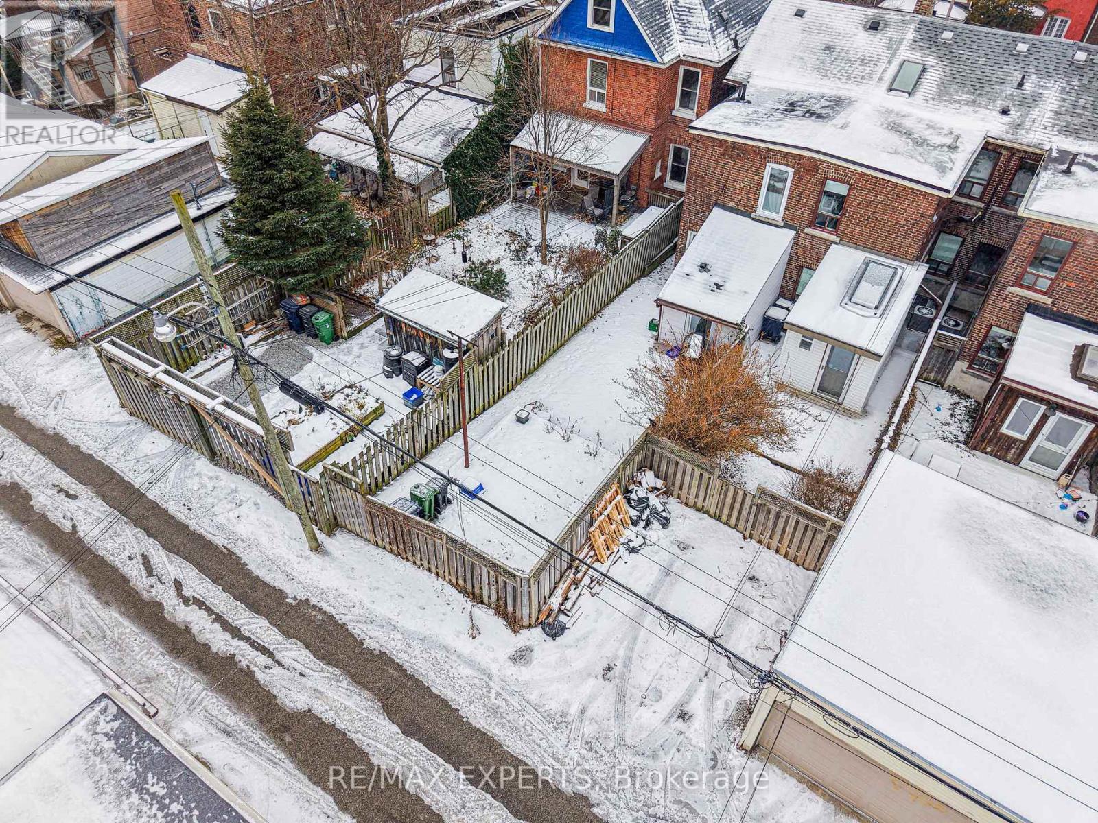 255 Montrose Avenue, Toronto, Ontario  M6G 3G6 - Photo 17 - C12644008