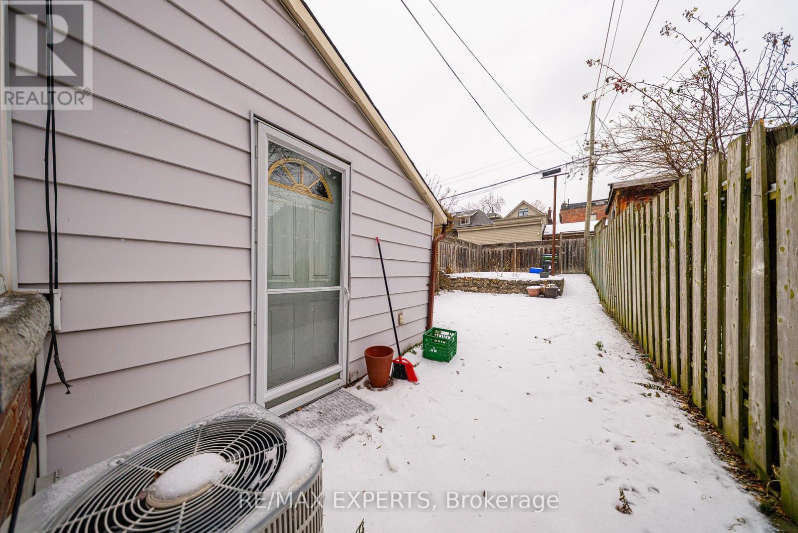 255 Montrose Avenue, Toronto, Ontario  M6G 3G6 - Photo 18 - C12644008
