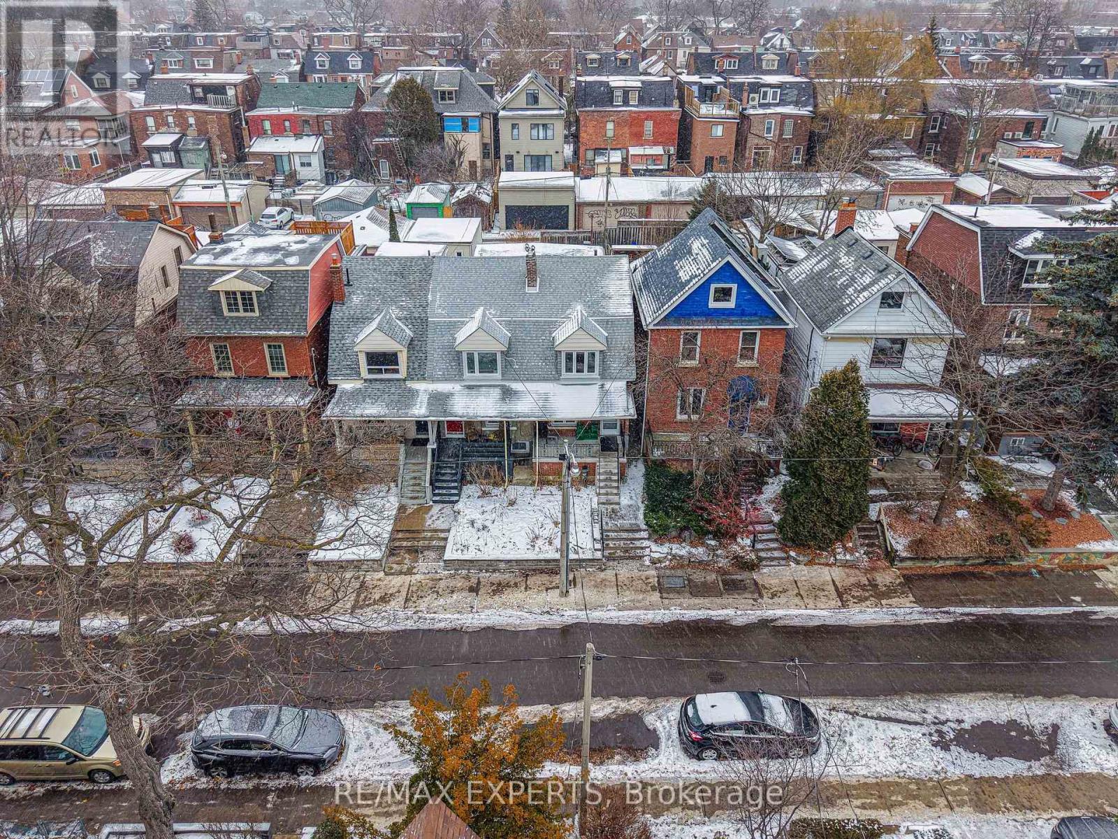 255 Montrose Avenue, Toronto, Ontario  M6G 3G6 - Photo 2 - C12644008