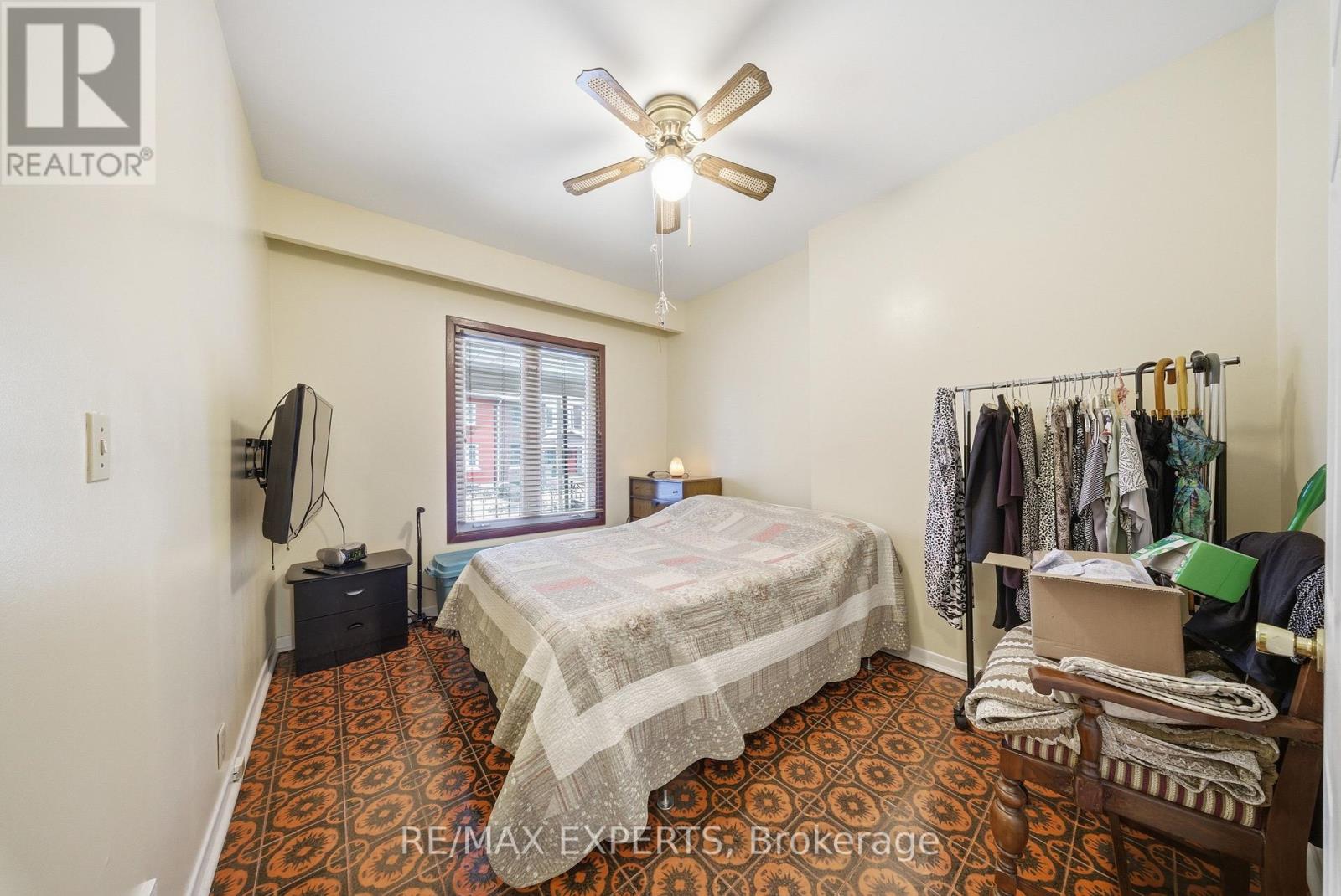 255 Montrose Avenue, Toronto, Ontario  M6G 3G6 - Photo 6 - C12644008