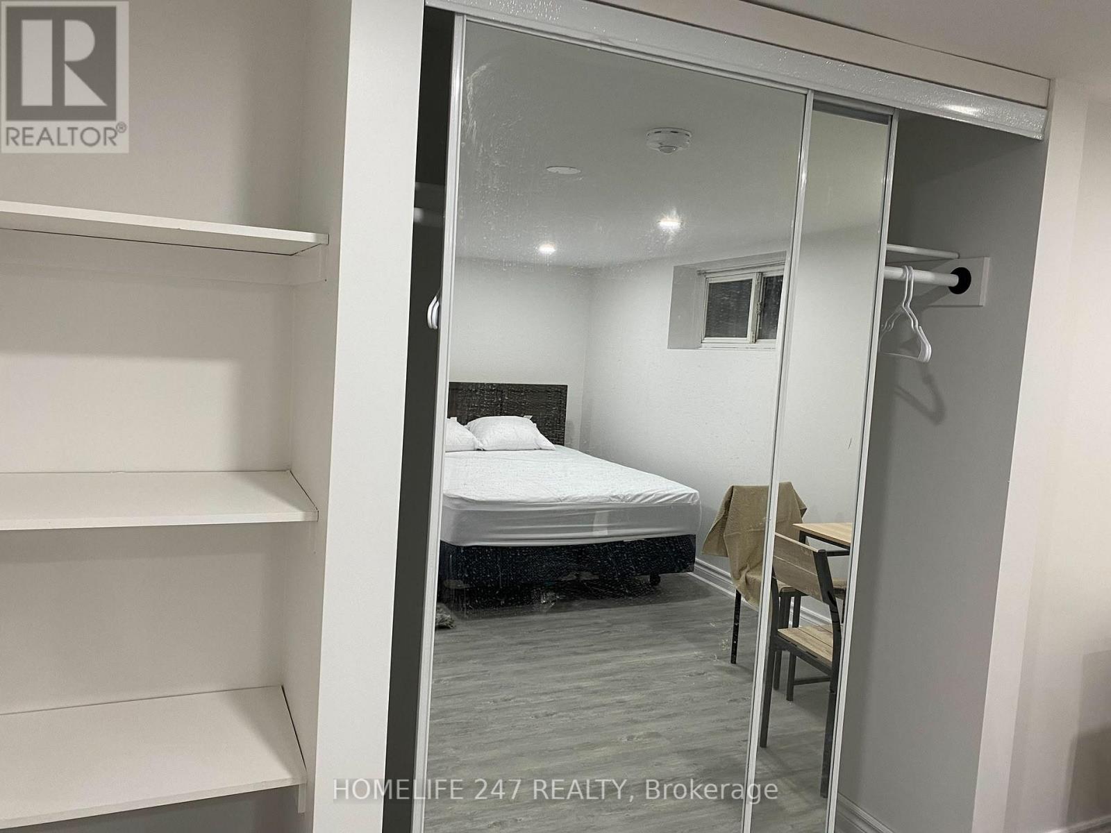 50 Panmure Crescent N, Toronto, Ontario  M1K 4Y6 - Photo 4 - E12643982