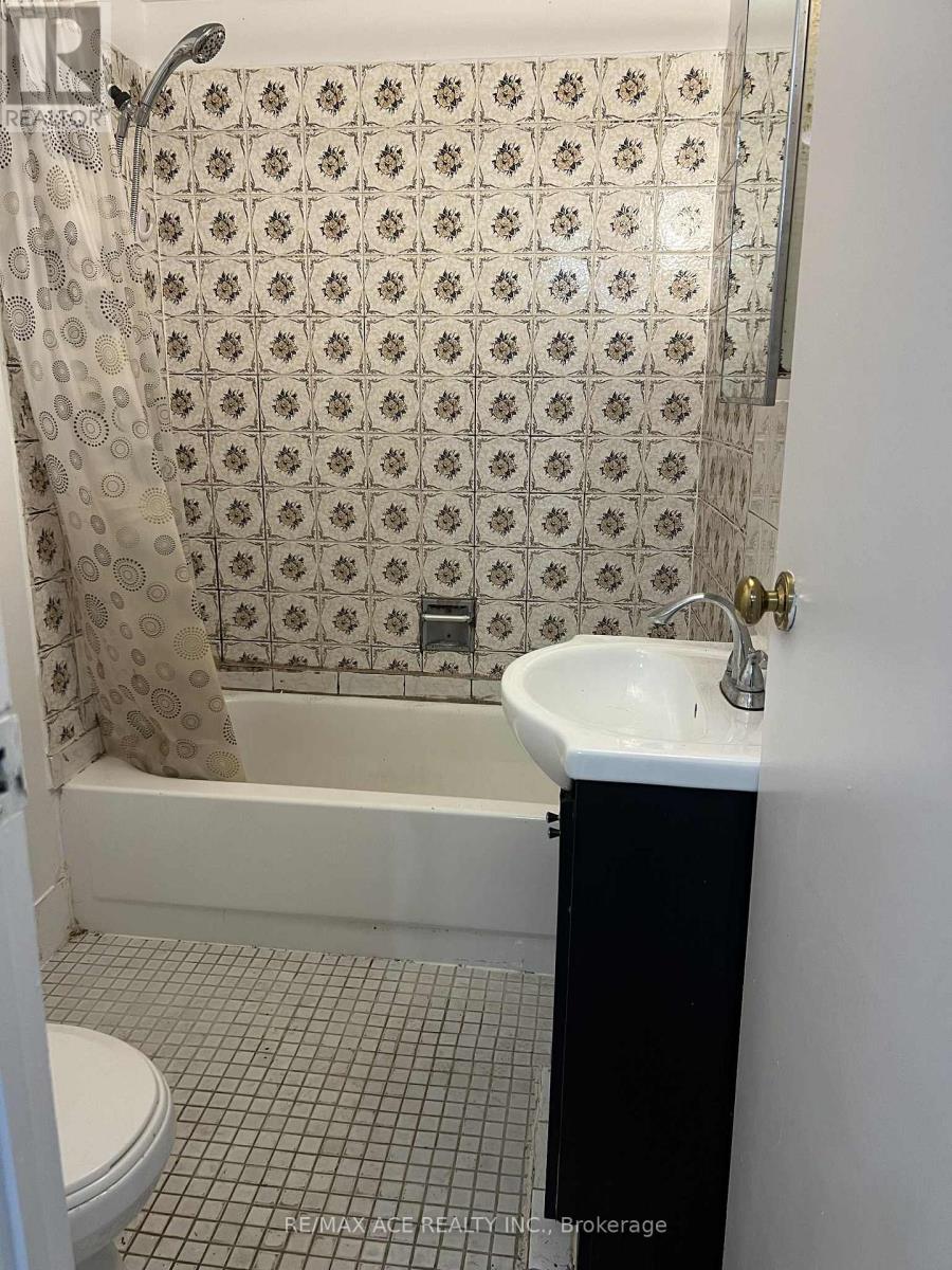 Bsmt - 137 Janray Drive, Toronto, Ontario  M1G 1Y8 - Photo 11 - E12644012