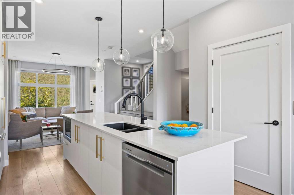 3044 85 Street Sw, Calgary, Alberta  T3H 6C7 - Photo 12 - A2259791