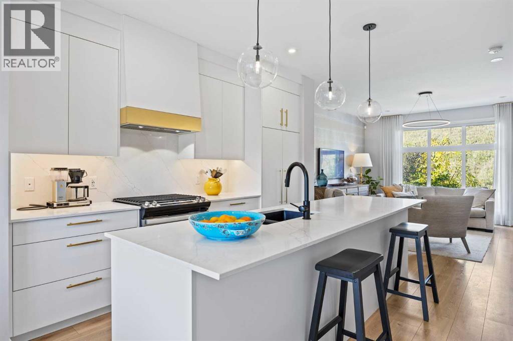 3044 85 Street Sw, Calgary, Alberta  T3H 6C7 - Photo 10 - A2259791