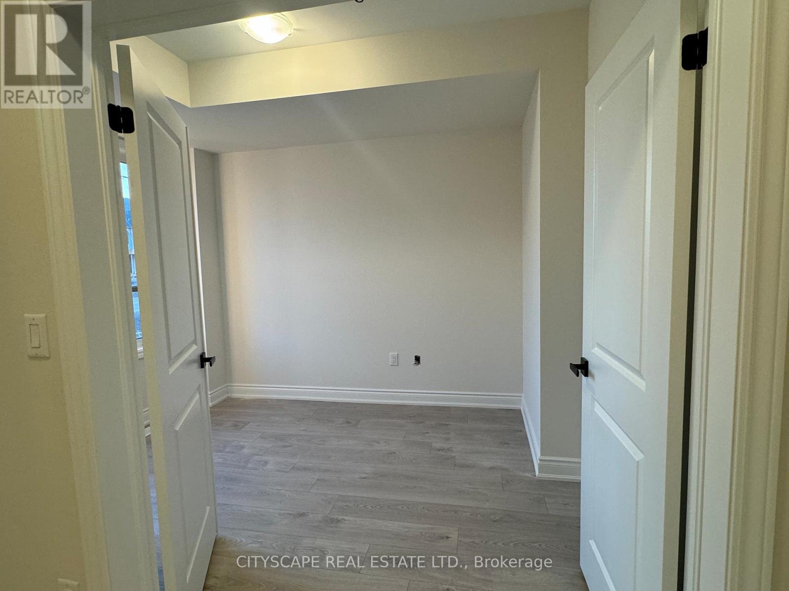 3259 Sixth Line, Oakville, Ontario  L6H 7C5 - Photo 3 - W12640000