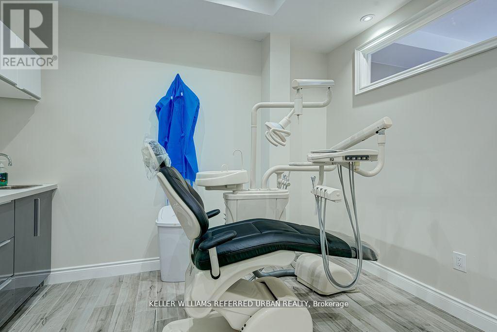 2 - 44 Baycliffe Crescent, Brampton, Ontario  L7A 3Y7 - Photo 17 - W12643910