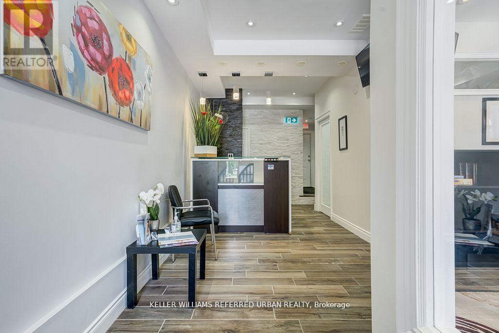 2 - 44 Baycliffe Crescent, Brampton, Ontario  L7A 3Y7 - Photo 7 - W12643910